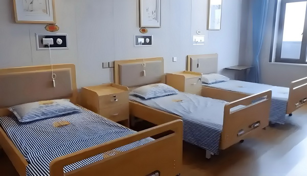 多少积分落户深圳_冯骥荐电影南京照相馆：没有抒情只有血的事实 没有抒情日起2月年1