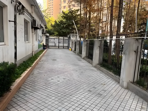 2025年深圳市入户_探花看腻了，看乌克兰00后老师isabellastar的作品，欲罢不能 门口多岁一名女子站着